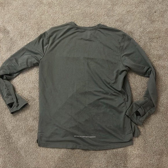 Nike thermal reflective running shirt - Picture 4 of 5